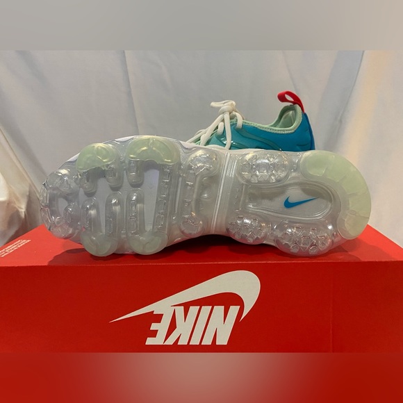 Nike Air VaporMax Plus - Picture 8 of 8